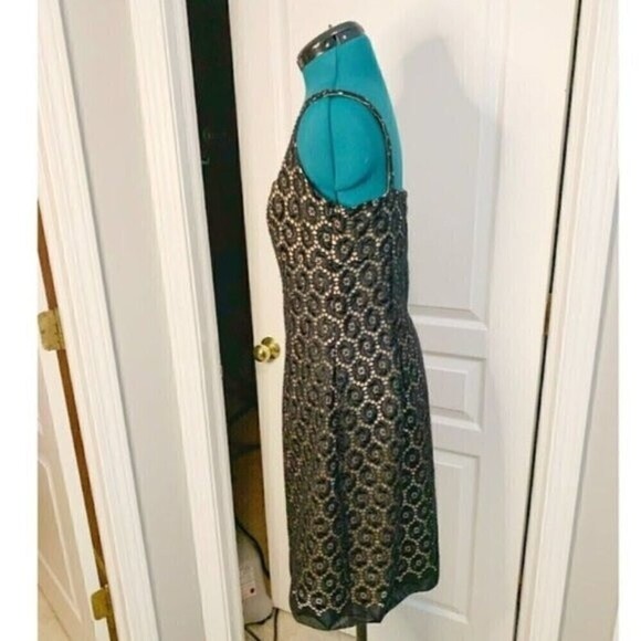 Elie Tahari Floral Crochet Lace Sleeveless Overlay Cocktail Sheath Dress - Picture 4 of 12